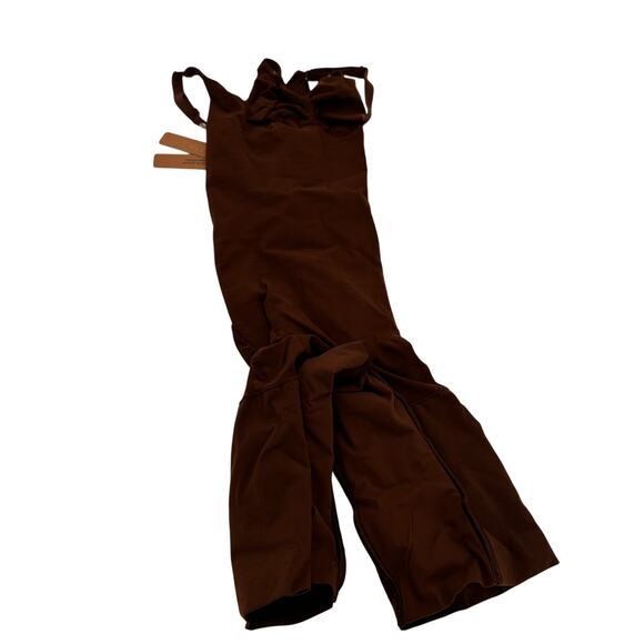 Skims Everyday Sculpt Mid Thigh Bodysuit Brown Cocoa New with tags Size XS - Picture 1 of 6